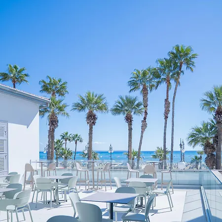 Hotel Epos By The Sea *